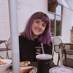 Meet your Posher, Alexis